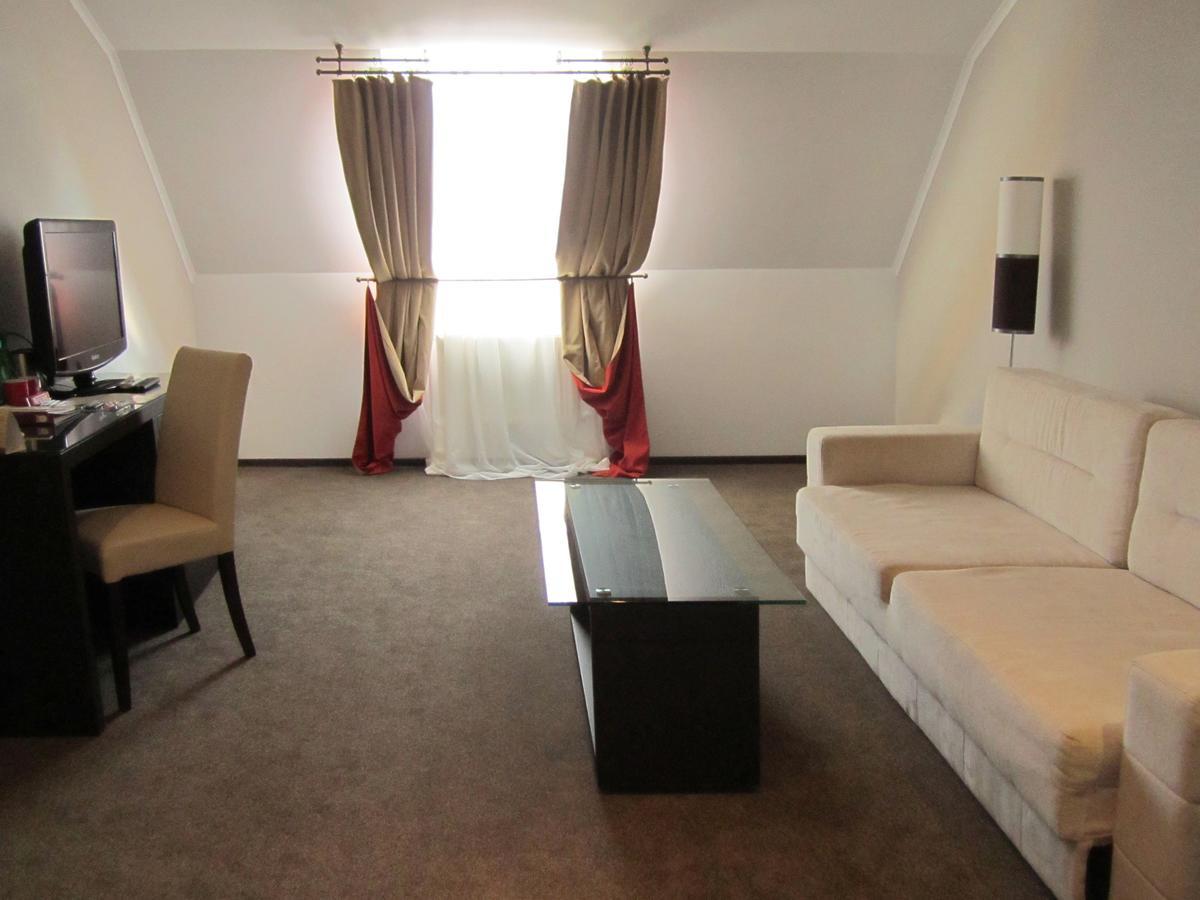 Optima Collection Kharkiv Hotel ภายนอก รูปภาพ